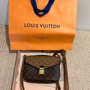 Louis Vuitton, POCHETTE MÉTIS